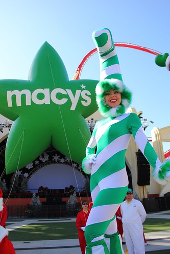 Macy's Holiday Parade demonstration at Universal Orlando 2012