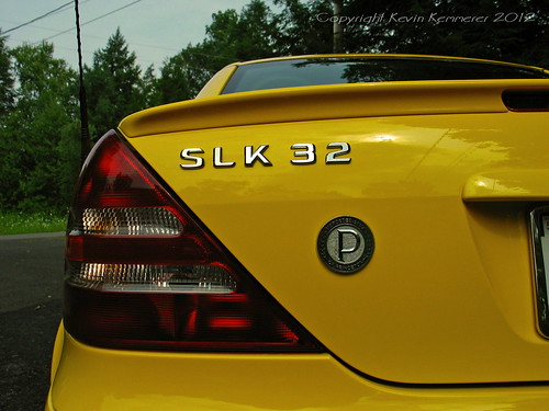 Yellow SLK32 AMG by fangleman