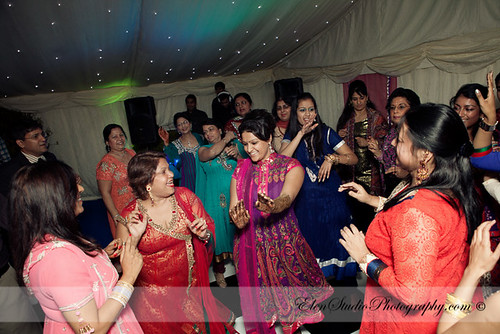 Indian-wedding-photographer-Henna-night-V&A-Elen-Studio-Photograhy-032