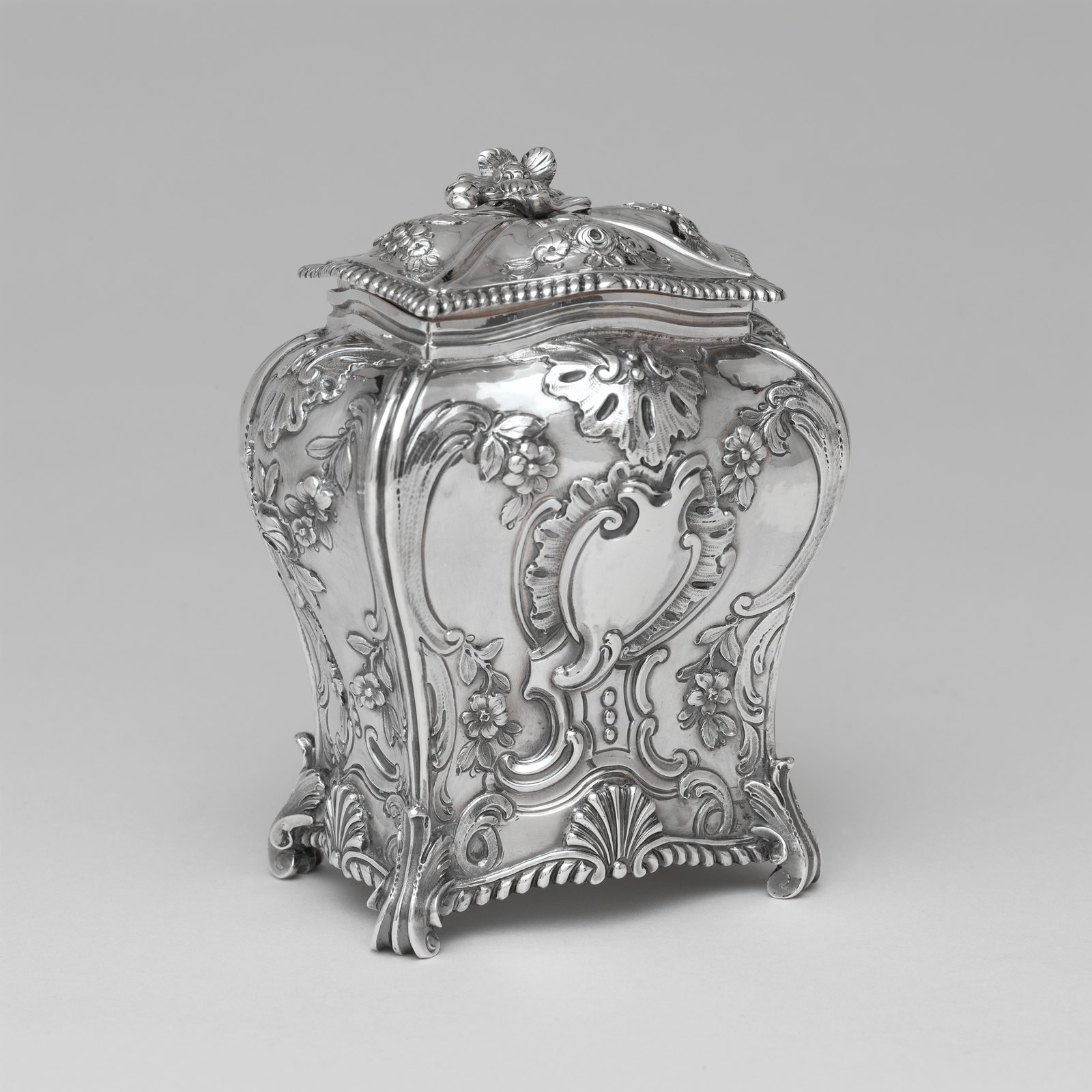 1762 Tea Caddy. British. Silver. metmuseum
