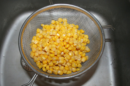 30 - Mais abtropfen lassen / Drain corn
