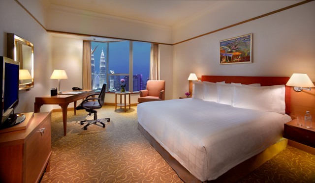 Prince_Hotel_&_Residence_Kuala_Lumpur_-_Deluxe_Room_Bedroom