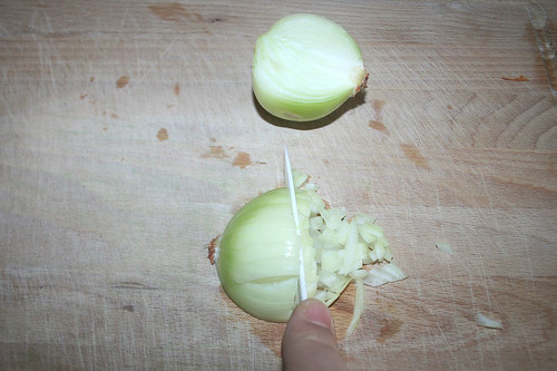 12 - Zwiebel würfeln / Dice onion