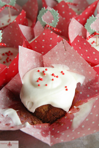 Gingerbread Cupcakes with Vanilla Cream Cheese Frosting