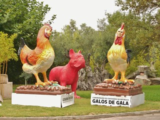 Bacalhoa Winery - Odd Statues