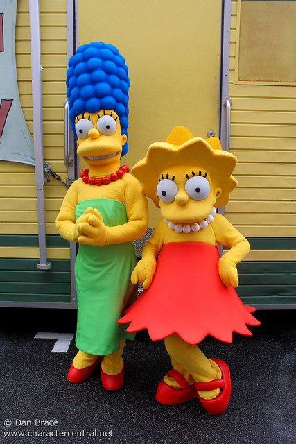 Meeting Marge and Lisa Simpson