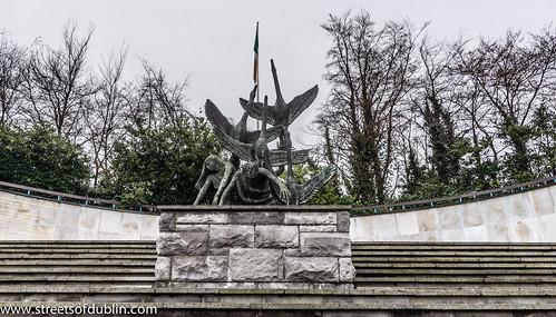 Garden of Remembrance (Dublin) by infomatique