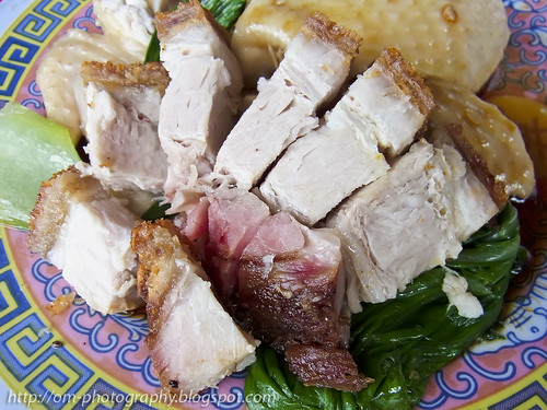 siew yuk/roast pork, chicken rice stall, taman kok doh R0019705 copy