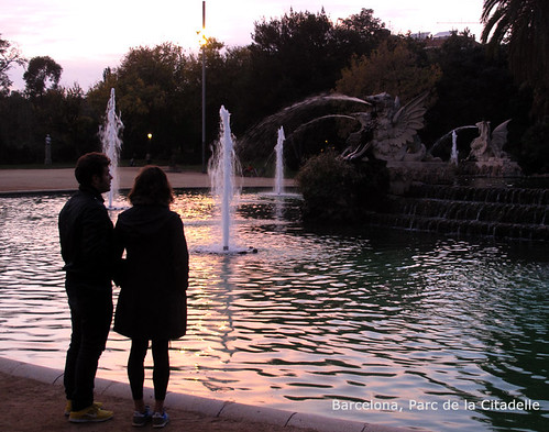 barcelona-couple-text-park-pond-0269