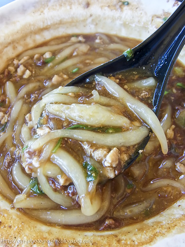 abalone sauce lo shu fun noodle in claypot R0020119 copy