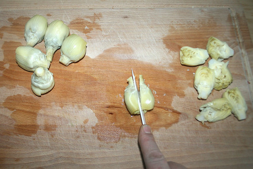 25 - Artischockenherzen halbieren / Cut artichoke hearts in half