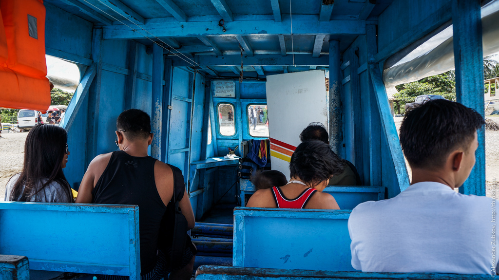 Внутри филиппинской лодки