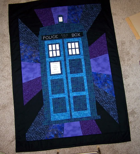 493TARDIS_Quilt_by_EHyde