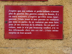 Monument aux morts de Biron (Dordogne), 28 avril 2011