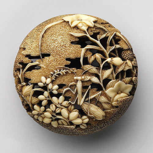 023-Netsuke- campos de otoño con mantis religiosa-Atribuido a Ryûsa-siglo XVIII-marfil tallado- Metropolitan Museum of Art