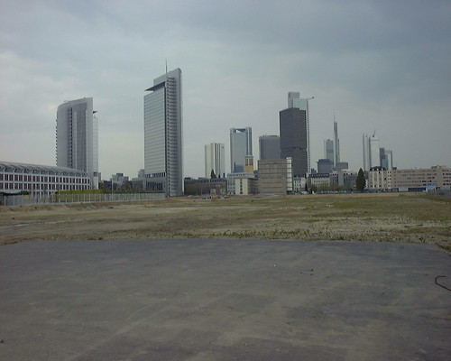 Leere Fläches des ehemaligen Güterbahnhofs West. April 2002