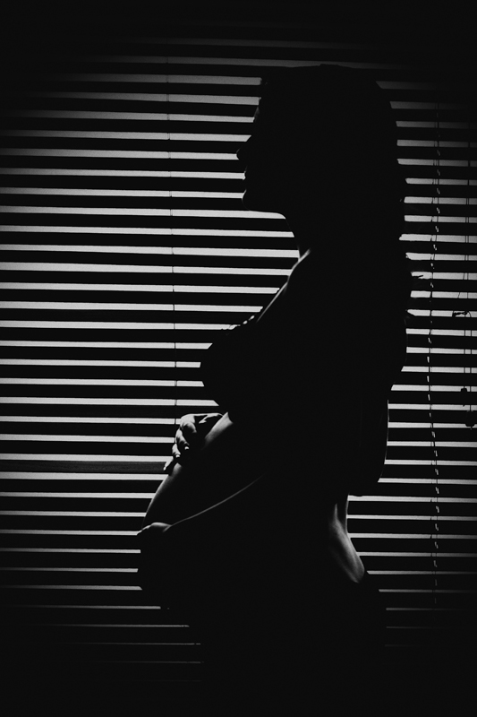 Фотосессия беременности в студии. Парная фотосессия в студии.