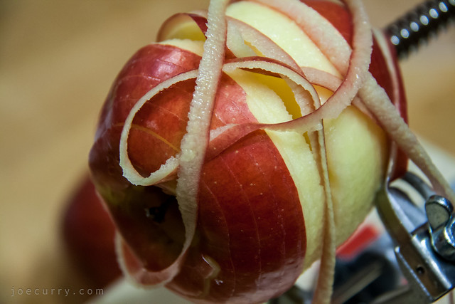 Pampered Chef apple peeler corer slicer