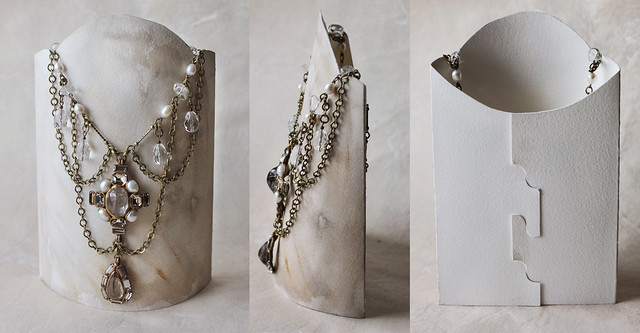 Card paper jewellery stand - Free Pattern
