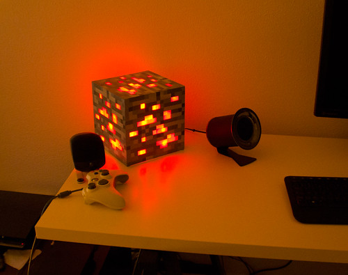 4 manières de fabriquer une lampe de redstone dans Minecraft