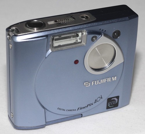 Fujifilm FinePix 40i - Camera-wiki.org - The free camera encyclopedia