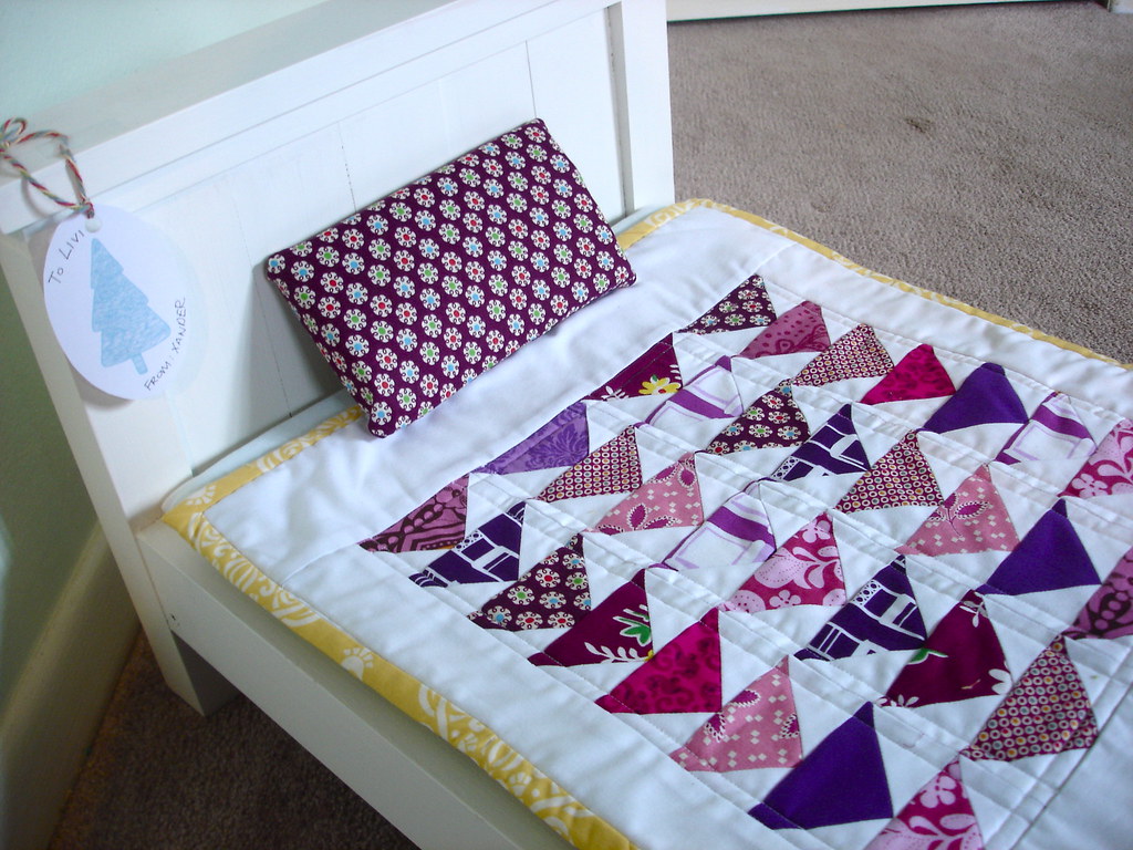 Doll bed and quilt