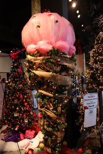 ice-cream-cone-christmas-tree