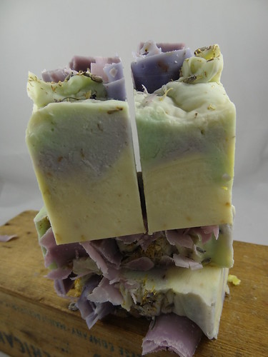 Lavender Chamomile Soap - The Daily Scrub (10)