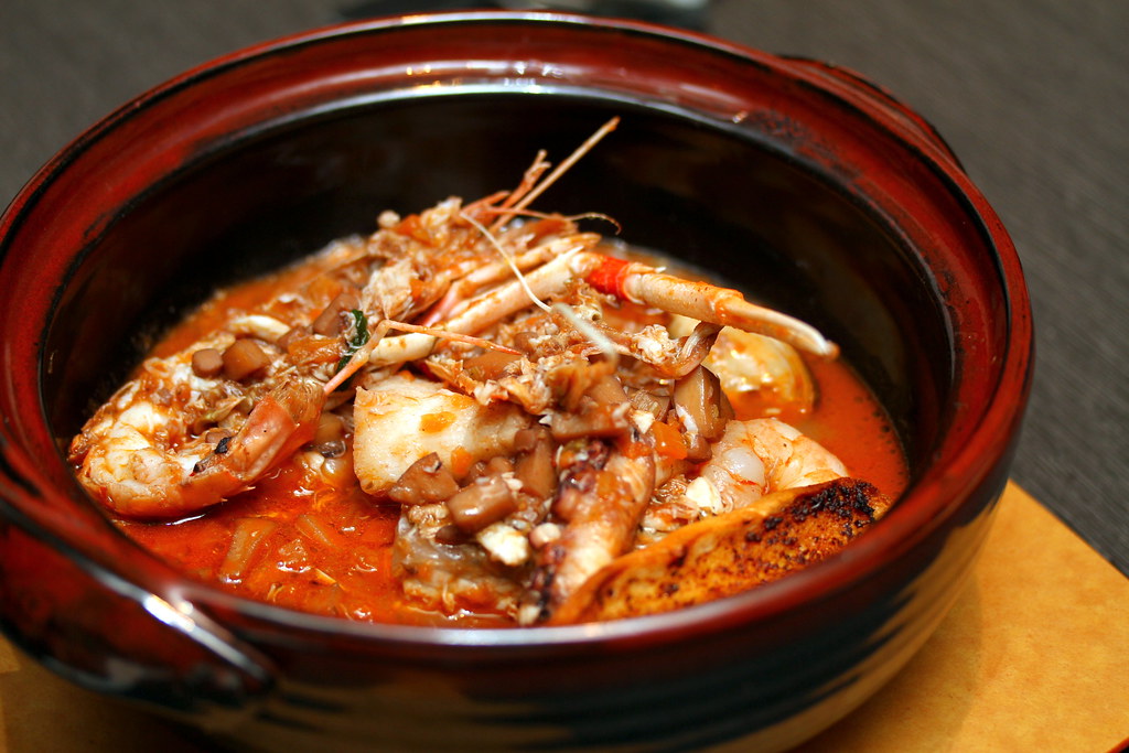 Burlamacco Ristorante: Traditional Tuscan fish and seafood soup with garlic bruschetta (Cacciucco alla Burlamacco)