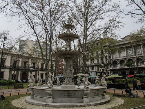 Montevideo: la Plaza Constitucion