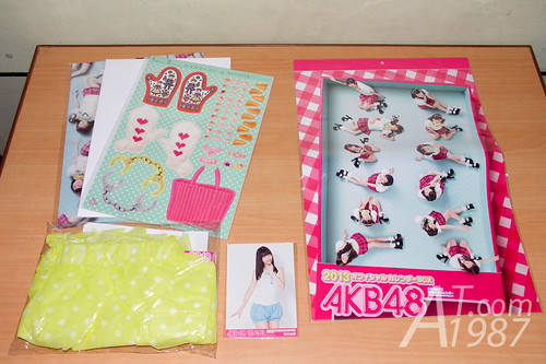 AKB48 2013 Official Calendar Box