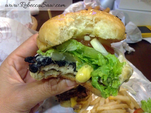 Burger Junkyard 2-011