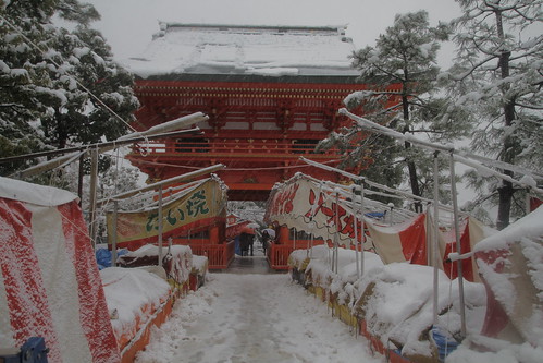 Ana-Hachimangu in snow