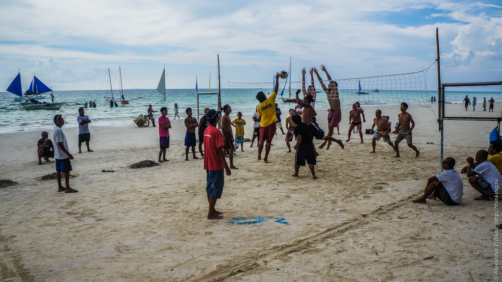 Волейбол на Белом плаже на острове Боракай