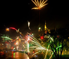 2012 12 31 Feuerwerk im Frankfurt - Alte Brücke