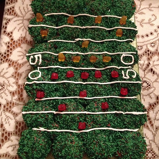 I wish I could say I made it, but the is an awesome cupcakes arrangement made by a friend for the #superbowl