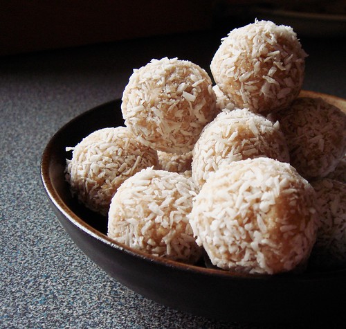 Gluten-Free No-Bake Coconut Snowballs