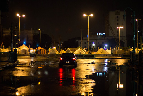 Tahrir by night, in the rain