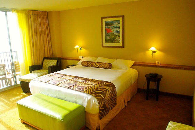 room at waikiki resort hotel