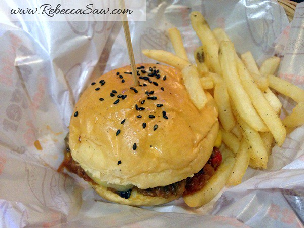 Burger Junkyard 2-004