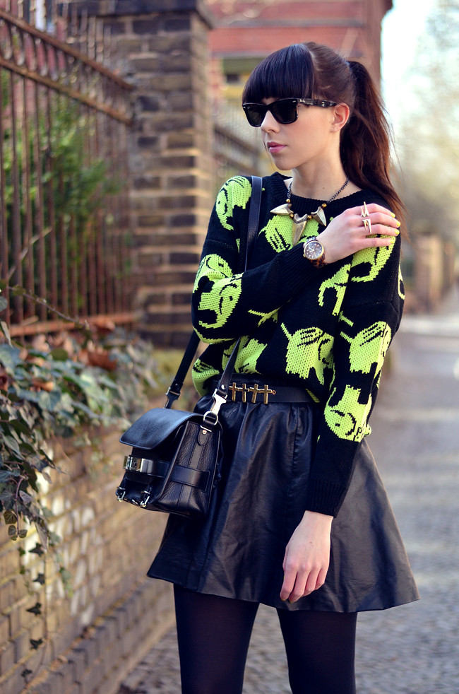Elephant Neon Jumper Black Yellow Outfit CATS & DOGS 7