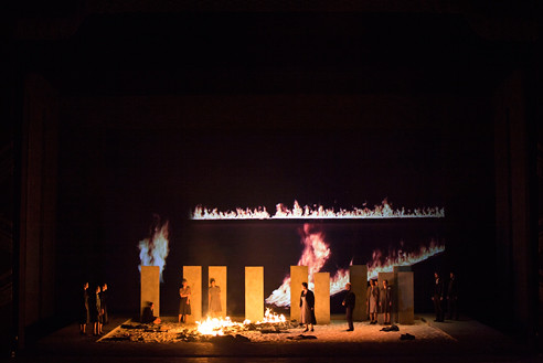 Nabucco (Act II, Scene I). Photo: Rudy Amisano