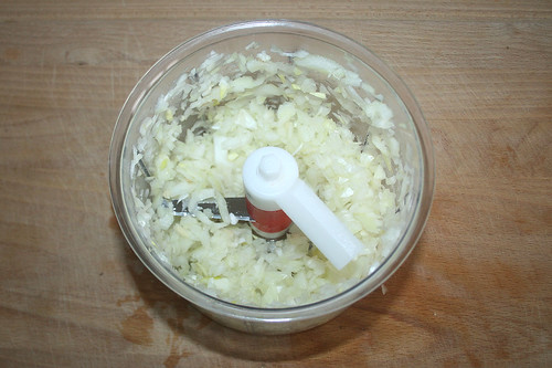 22 - Zwiebel zerkleinern / Dice onion