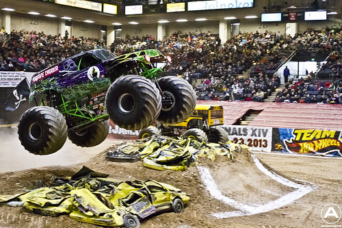 Grave Digger leaps