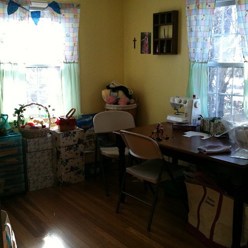 A sunny craft room!!