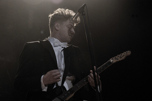 En man och hans gitarr. Nicolaus Arson i Flygeln 26 januari 2013.