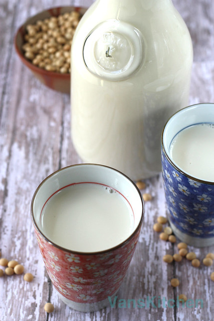 homemade organic soymilk (sữa đậu nành)
