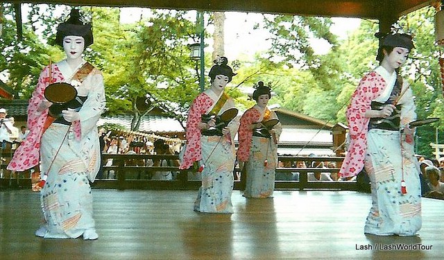 Spring Geisha Dances in Kyoto - Japan