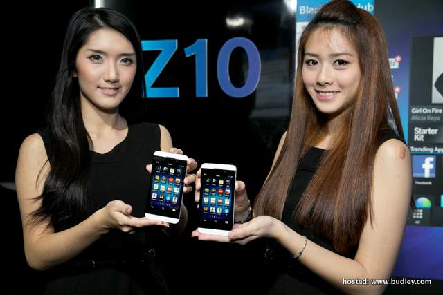 Pic 2_BlackBerry Z10 Launch_20 Feb 2013