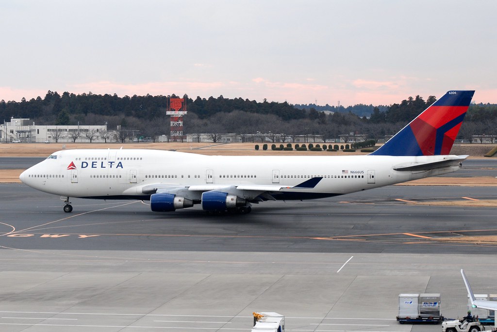 N666US Delta Air Lines Boeing 747-451 - cn 23821
